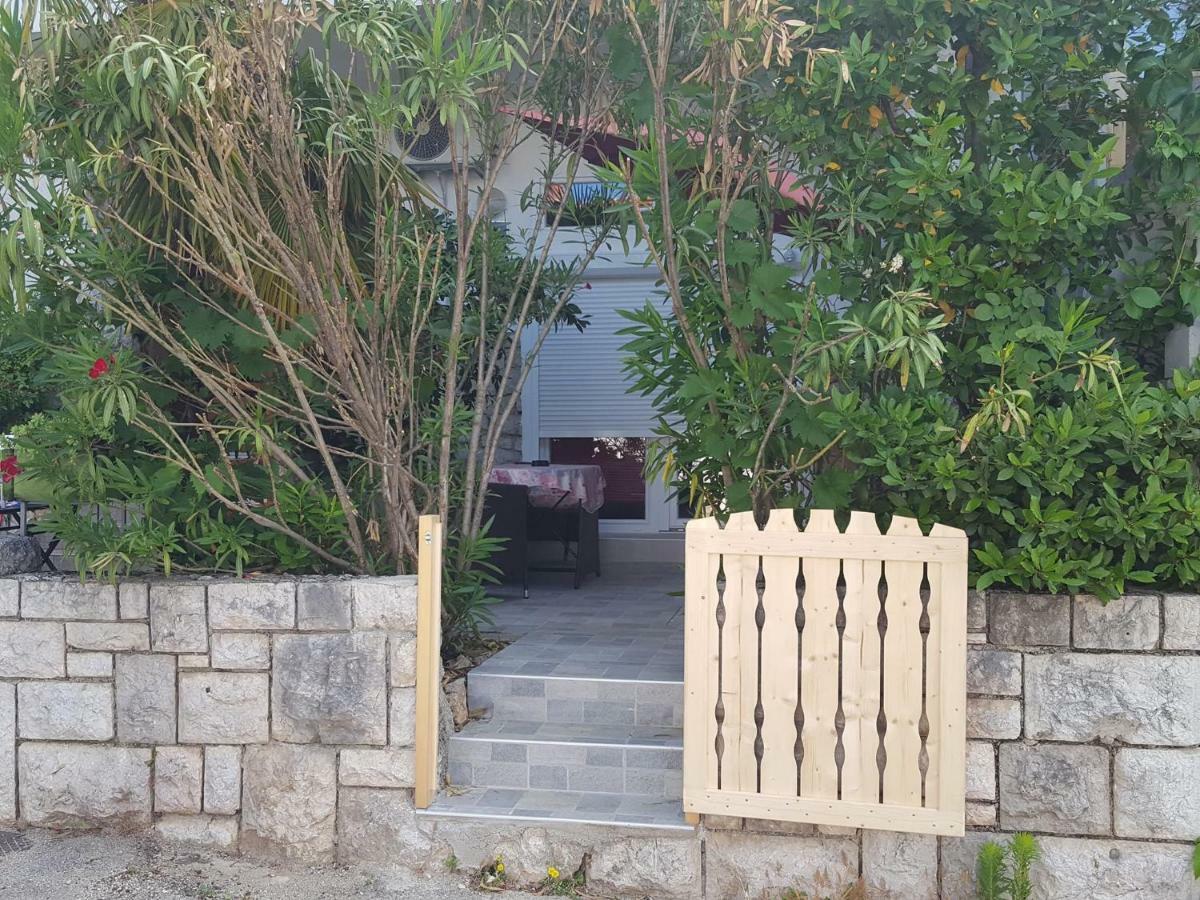 Apartments Anita ซริกเวนิซา ภายนอก รูปภาพ