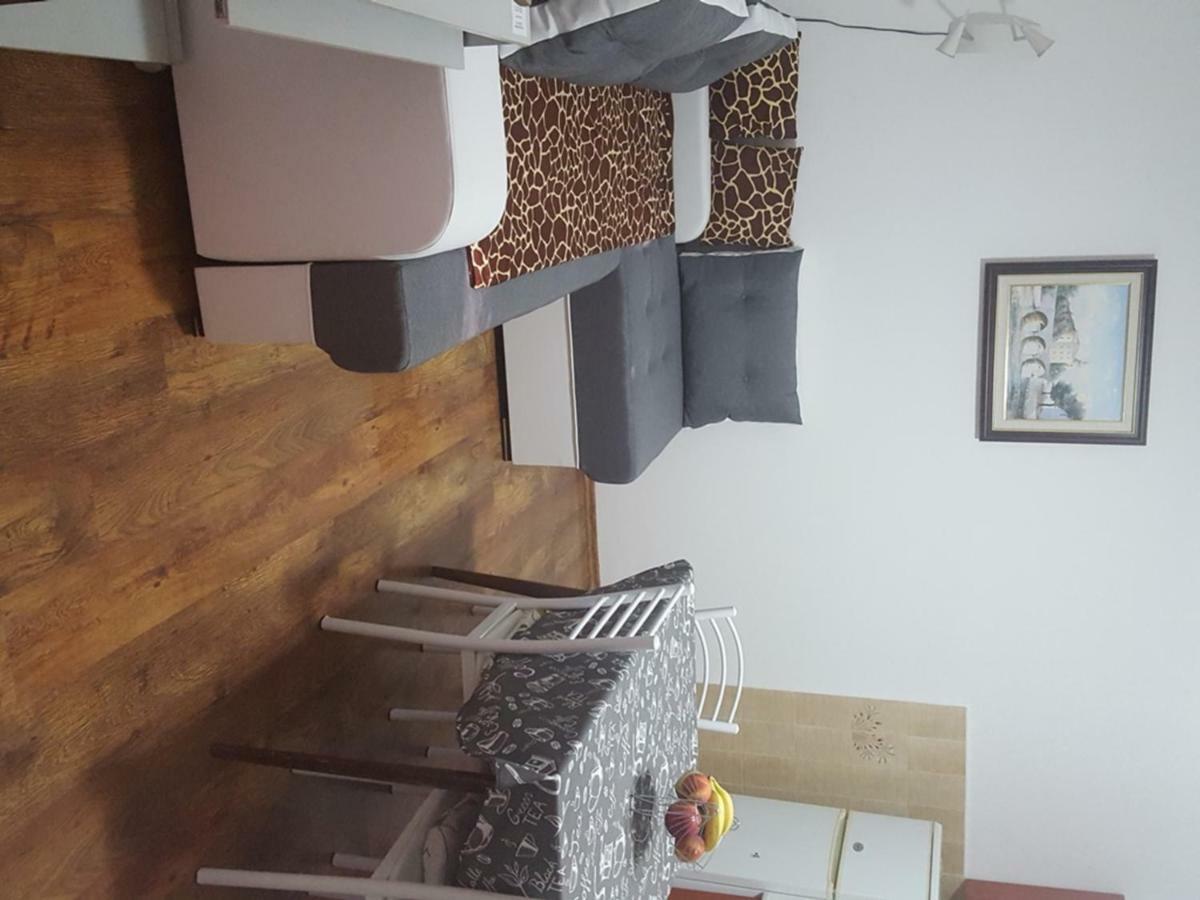 Apartments Anita ซริกเวนิซา ภายนอก รูปภาพ